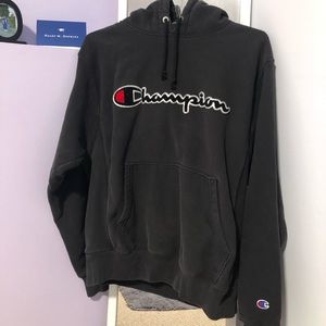 Champion reverse weave logo sweatshirt. Thick, nice quality. just too big 🤷‍♀️